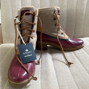 Sperry Women’s Saltwater Heel Wool Duck Boots Red/Tan size 8.5 (US) NWT